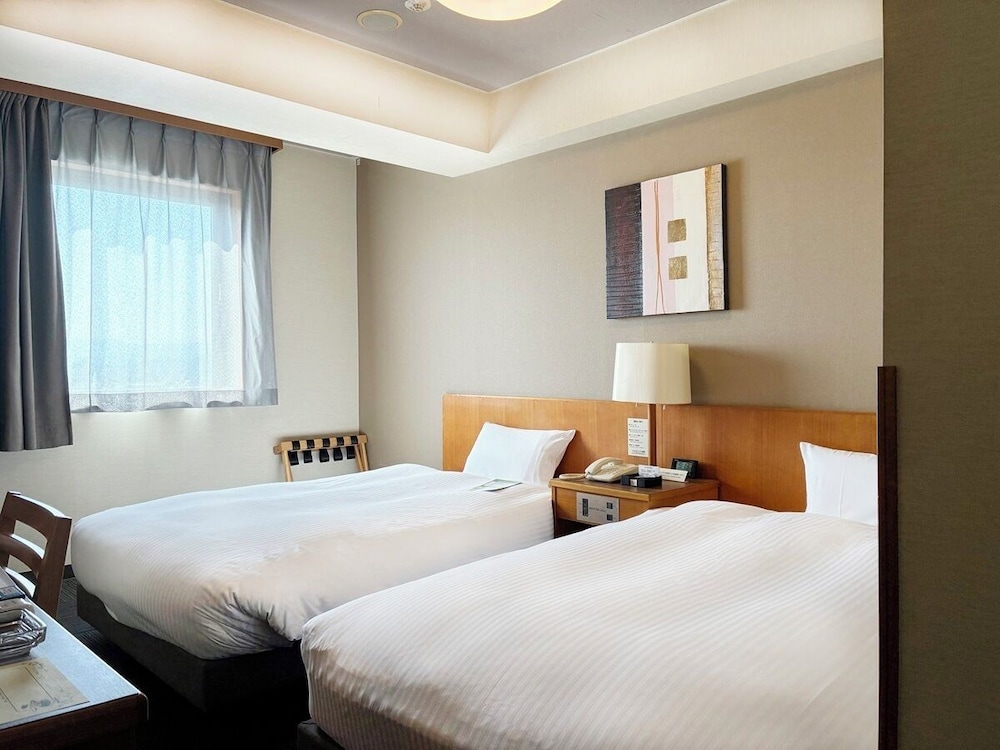 ツインルームシングルサイズベッド 2 台喫煙可 | ホテル ルートイン 長泉沼津インター第 1