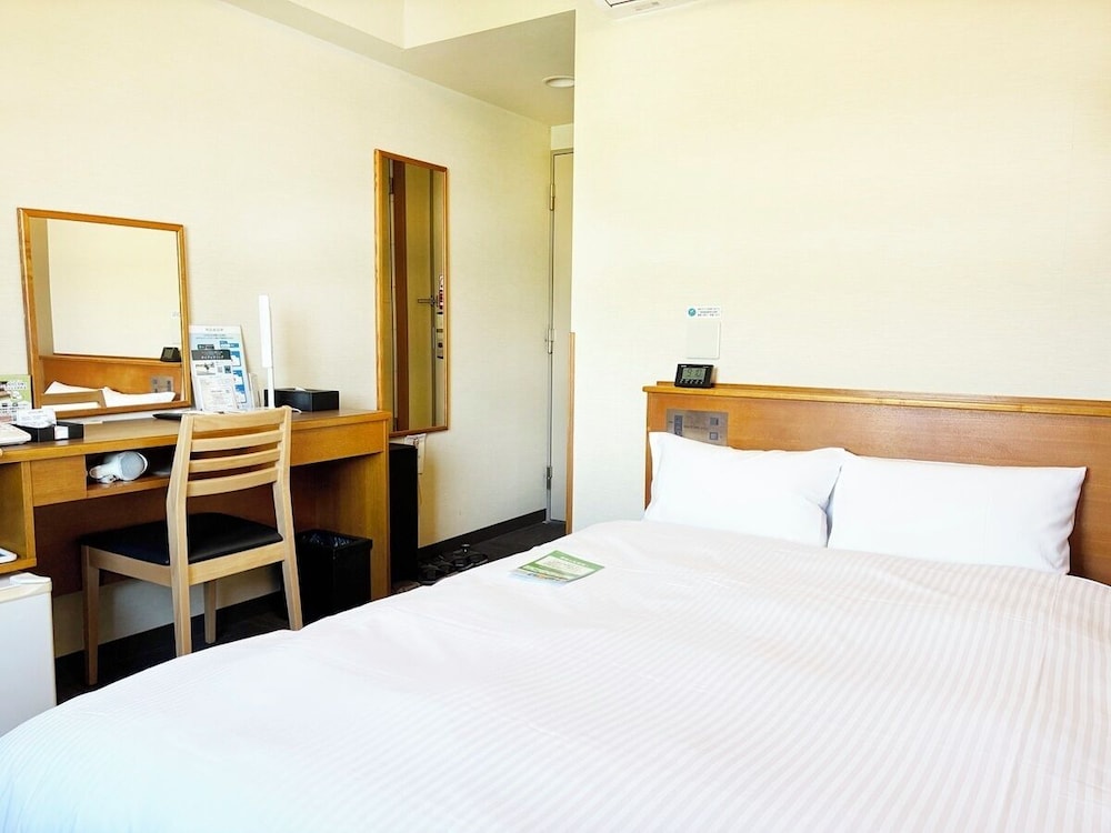 セミダブルルーム 喫煙可 | ホテル ルートイン 長泉沼津インター第 1