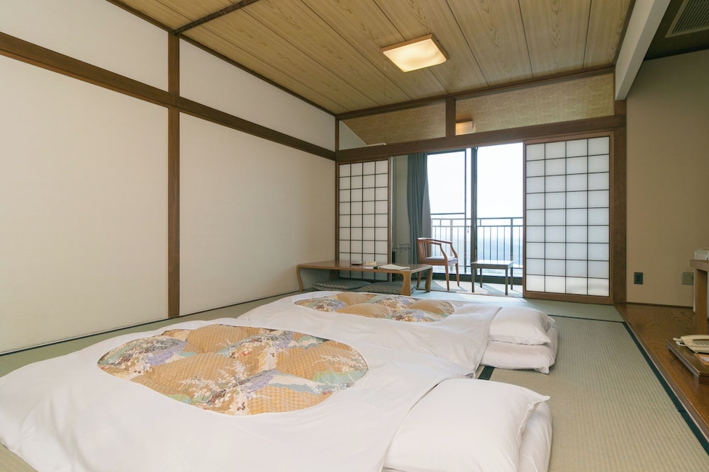 和室 12畳 客室2 | 十勝幕別温泉 グランヴィリオホテル - ルートインホテルズ -