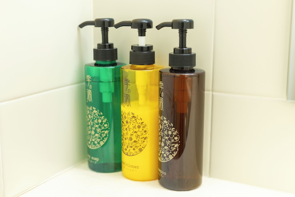 洋室 ５人部屋 禁煙 (ホテルの１階にございます）(お子様(6-11歳)の添い寝料金は1名1泊1500円となります) 客室1 | Miro Hotel 道頓堀