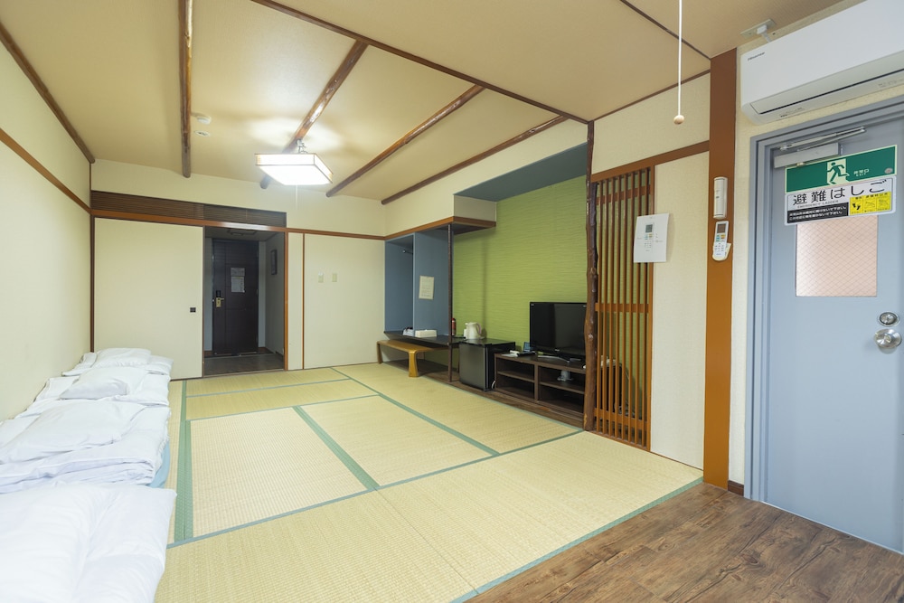 和室 禁煙 5名 客室1 | Miro Hotel 道頓堀