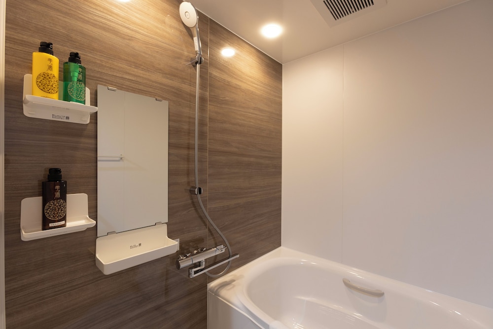 4 人部屋 禁煙 バスルーム3 | Miro Hotel 道頓堀