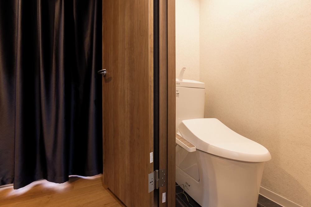 4 人部屋 禁煙 バスルーム1 | Miro Hotel 道頓堀