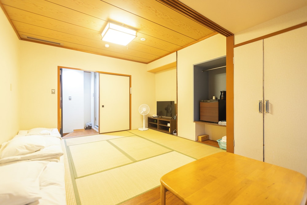 和室 禁煙 4名 客室19 | Miro Hotel 道頓堀