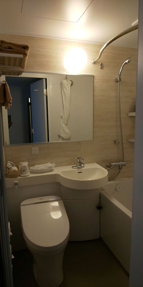 ベーシック ダブルルーム ダブルベッド 1 台 禁煙 冷蔵庫 客室3 | 上野ファーストシティホテル