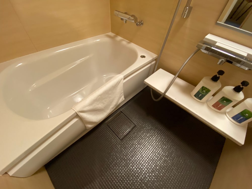 スタンダード ツインルーム バスルーム0 | 旅館さわや本店