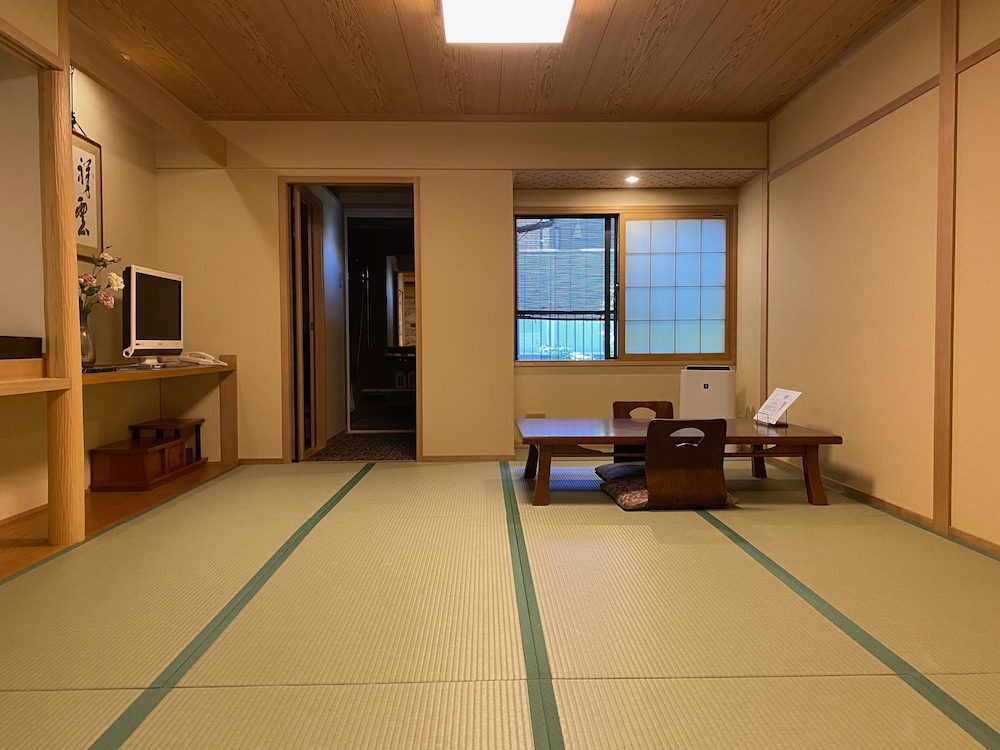 スーペリア 4 人部屋 客室3 | 旅館さわや本店