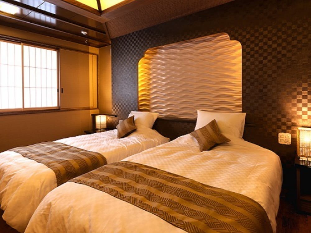 ラグジュアリー トリプルルーム 2 ベッドルーム 禁煙 専用バスルーム 客室3 | 旅館 神仙