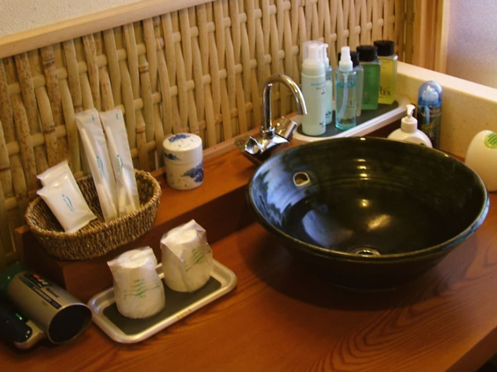 ラグジュアリー ツインルーム 2 ベッドルーム 禁煙 専用バスルーム 客室3 | 旅館 神仙