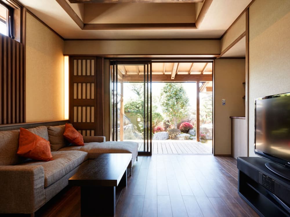 ラグジュアリー ツインルーム 2 ベッドルーム 禁煙 専用バスルーム 客室2 | 旅館 神仙