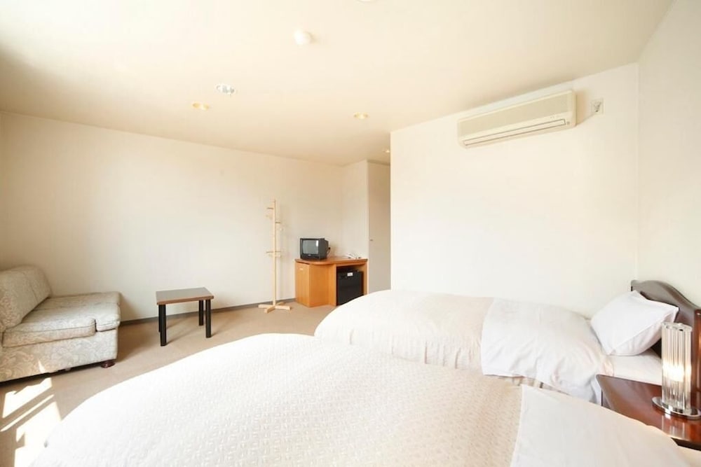 ツインルーム (バス無し) 客室7 | HOTEL 24 sweets HAKUBA