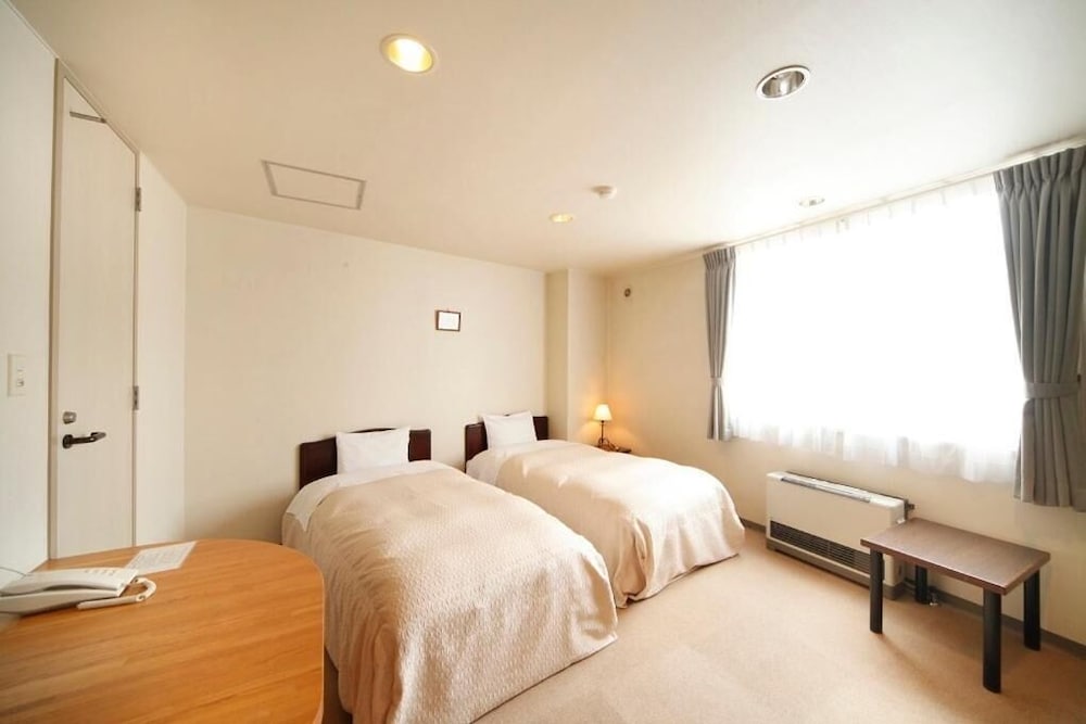 ツインルーム (バス無し) 客室6 | HOTEL 24 sweets HAKUBA