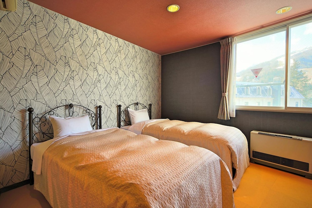 ツインルーム (バス有) 客室3 | HOTEL 24 sweets HAKUBA