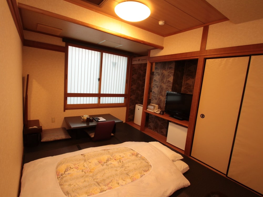 和室 2名利用 客室1 | さと茂旅館