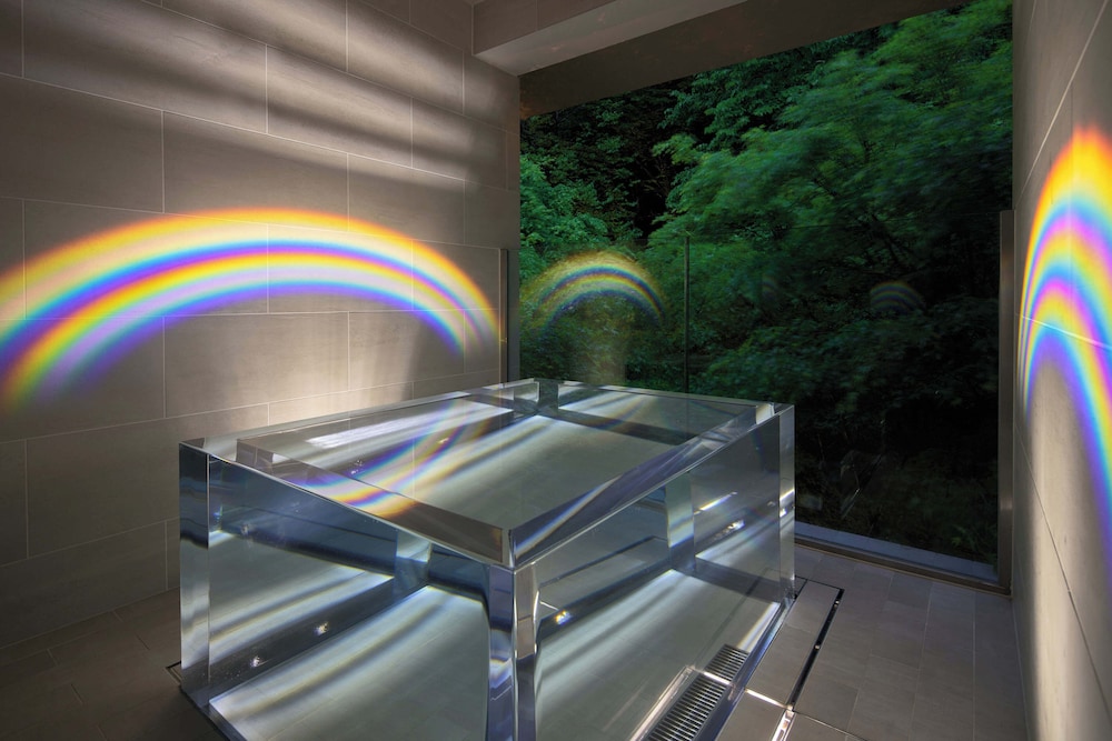 現代アートと伝統の技が織りなす体感型客室(呼風-KOHOO) 禁煙 バスルーム5 | 旅館 すみや亀峰菴