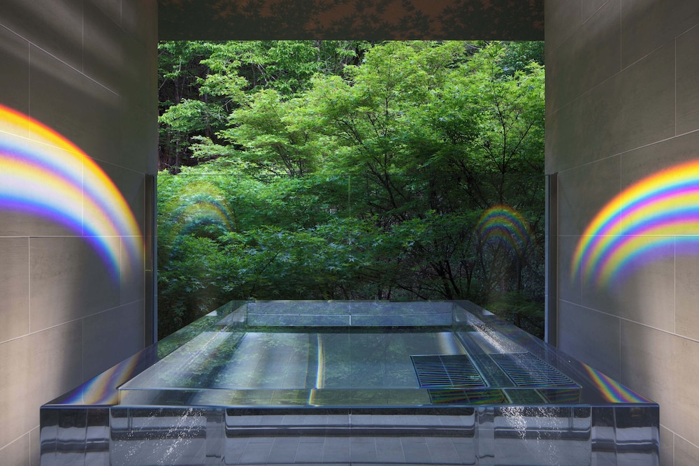 現代アートと伝統の技が織りなす体感型客室(呼風-KOHOO) 禁煙 バスルーム4 | 旅館 すみや亀峰菴