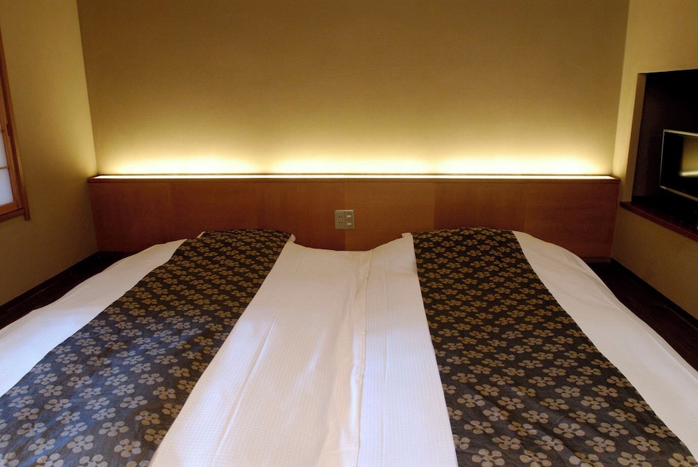 温泉掛流し露天風呂＆カウンターダイニング付 部屋食 (瀬音) 禁煙 客室4 | 旅館 すみや亀峰菴