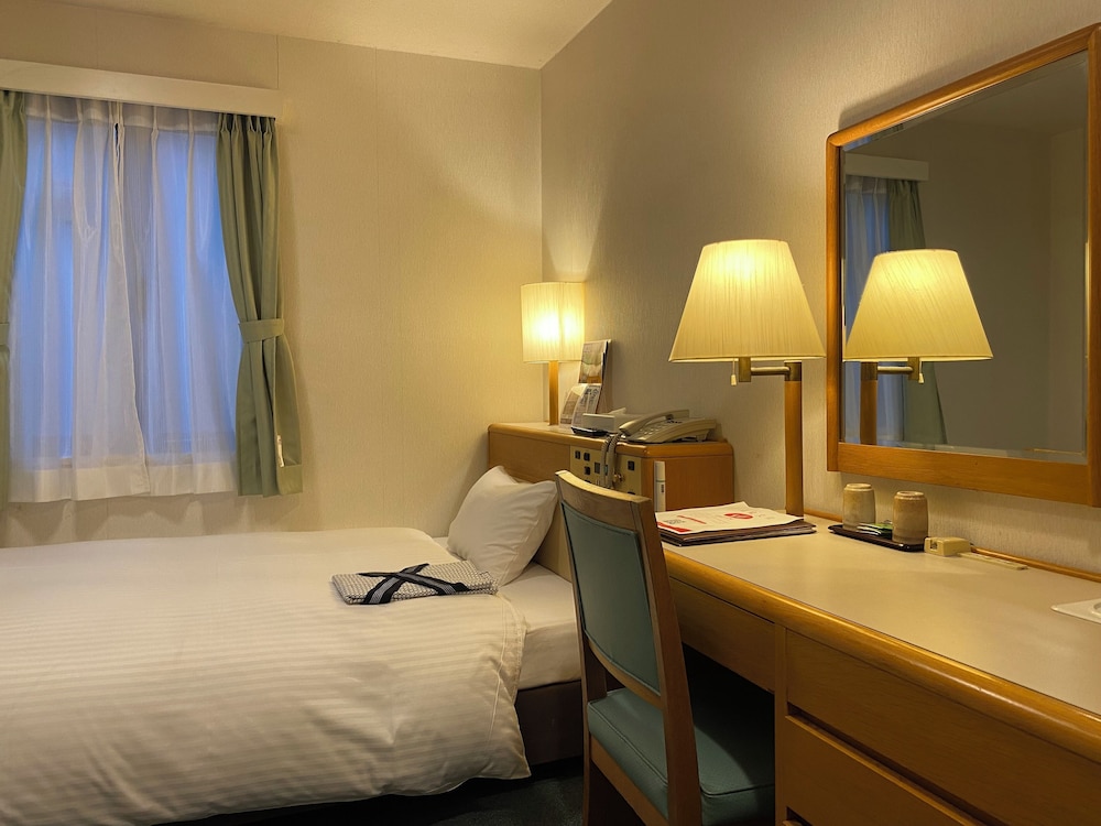 喫煙可 セミダブルルームB (ベット幅120cm) 客室1 | ホテルたてしな