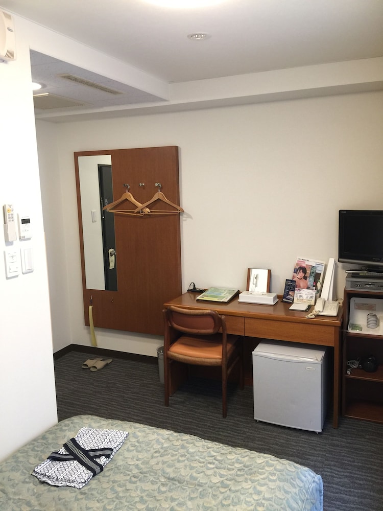 禁煙セミダブルルームC 客室1 | ホテルたてしな