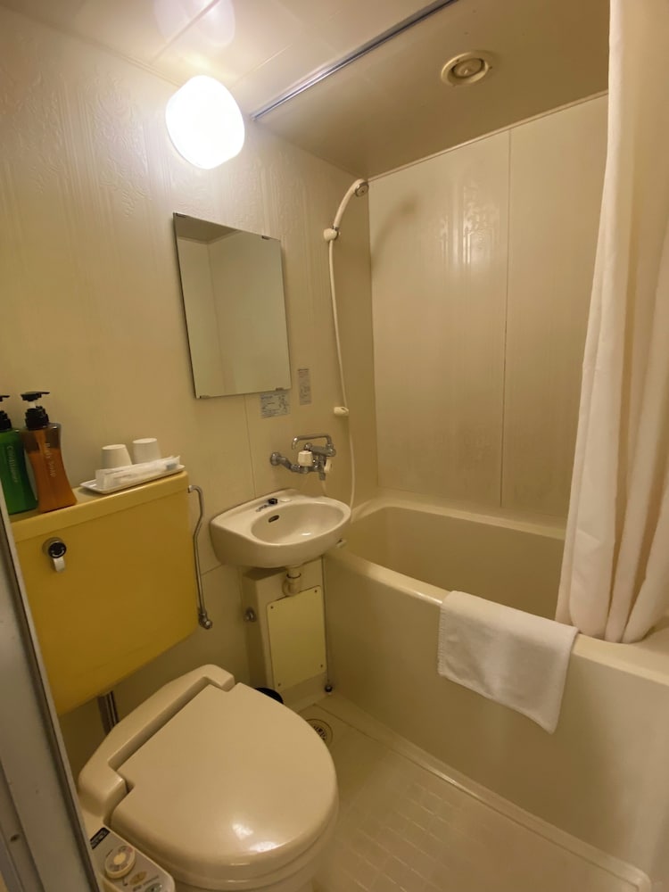 喫煙可 セミダブルルームB (ベット幅120cm) バスルーム1 | ホテルたてしな