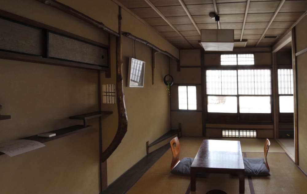 スーペリア和室 33平米 -瑞- 客室内のダイニングエリア0 | 京都 料理旅宿 井筒安