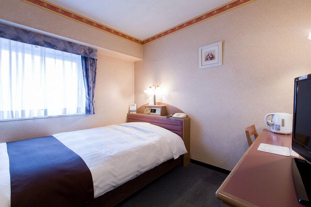 スモールダブル （ベッド幅120cm） 喫煙 客室2 | ホテルスタープラザ池袋