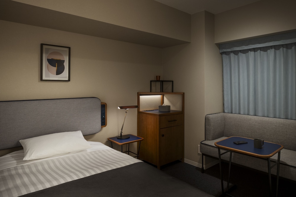 スモールダブル （ベッド幅120cm） 禁煙 客室の設備とサービス6 | ホテルスタープラザ池袋