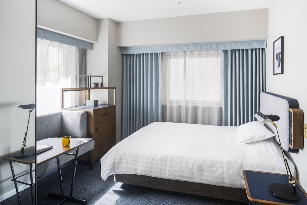 スモールダブル （ベッド幅120cm） 禁煙 客室の設備とサービス4 | ホテルスタープラザ池袋