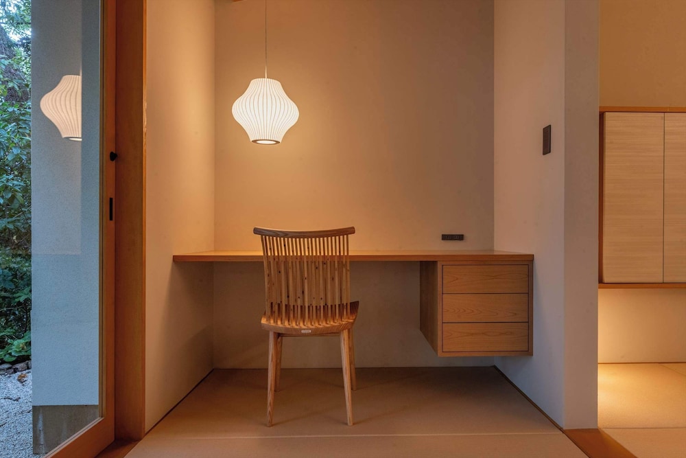 Japanese-Western style Two Bedroom with Private Bathroom Non Smoking リビング エリア2 | Jinya Ryokan