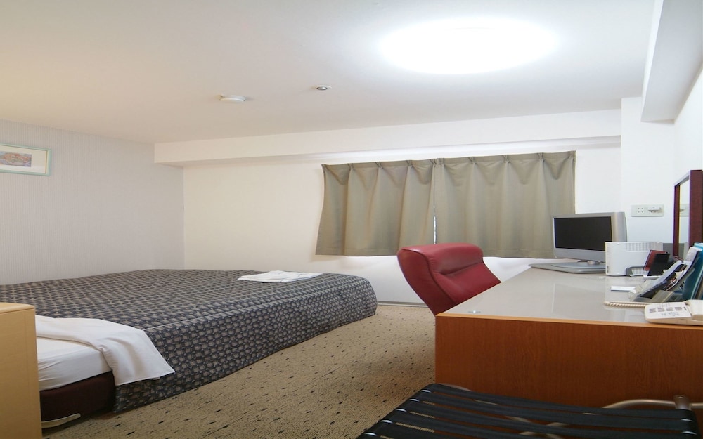 スタンダード ダブルルーム 喫煙可 客室1 | ホテルクラウンヒルズ姫路