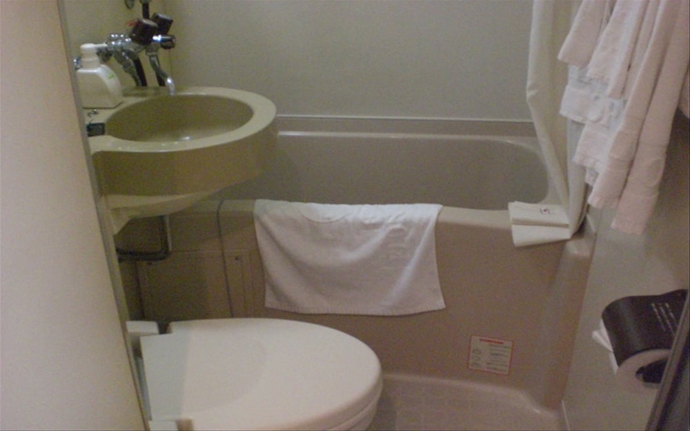 スタンダード ダブルルーム 禁煙 バスルーム0 | ホテルクラウンヒルズ姫路