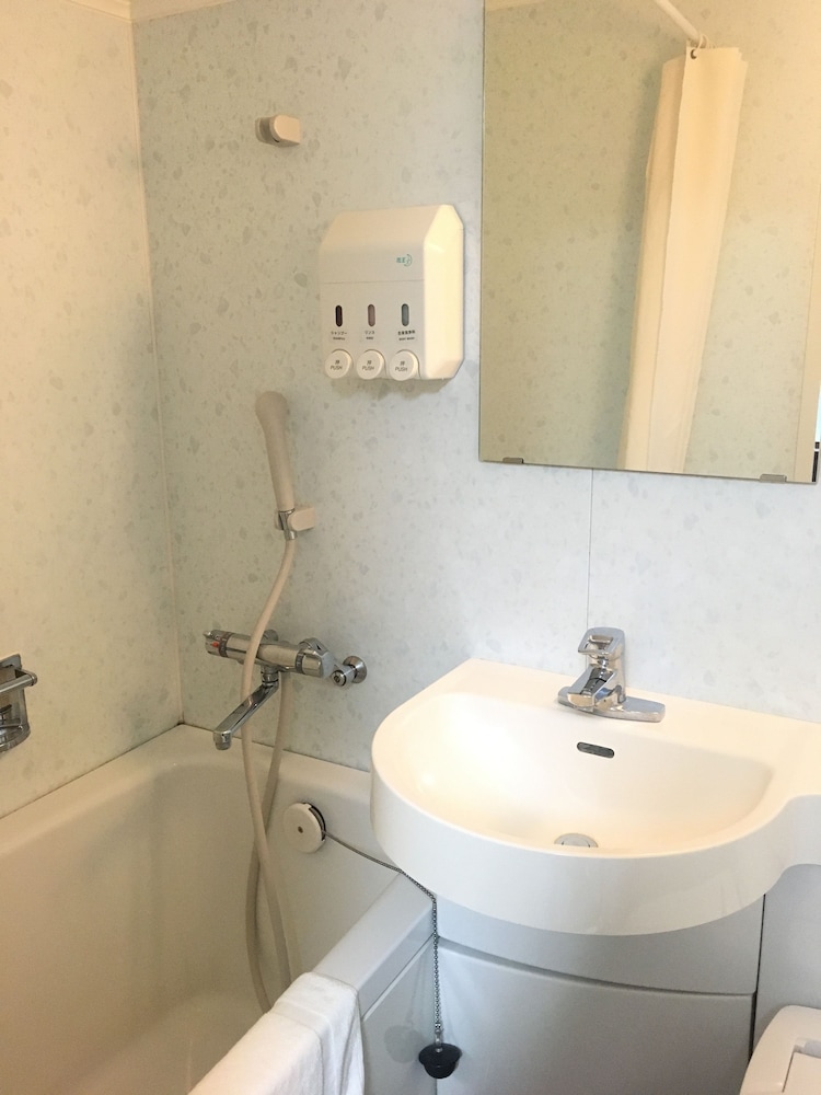 ベーシック ツインルーム シングルベッド 2 台 禁煙 バスルーム0 | 東京ビジネスホテル