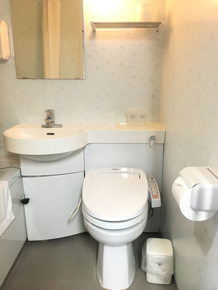 ベーシック ツインルーム シングルベッド 2 台 禁煙 バスルーム1 | 東京ビジネスホテル