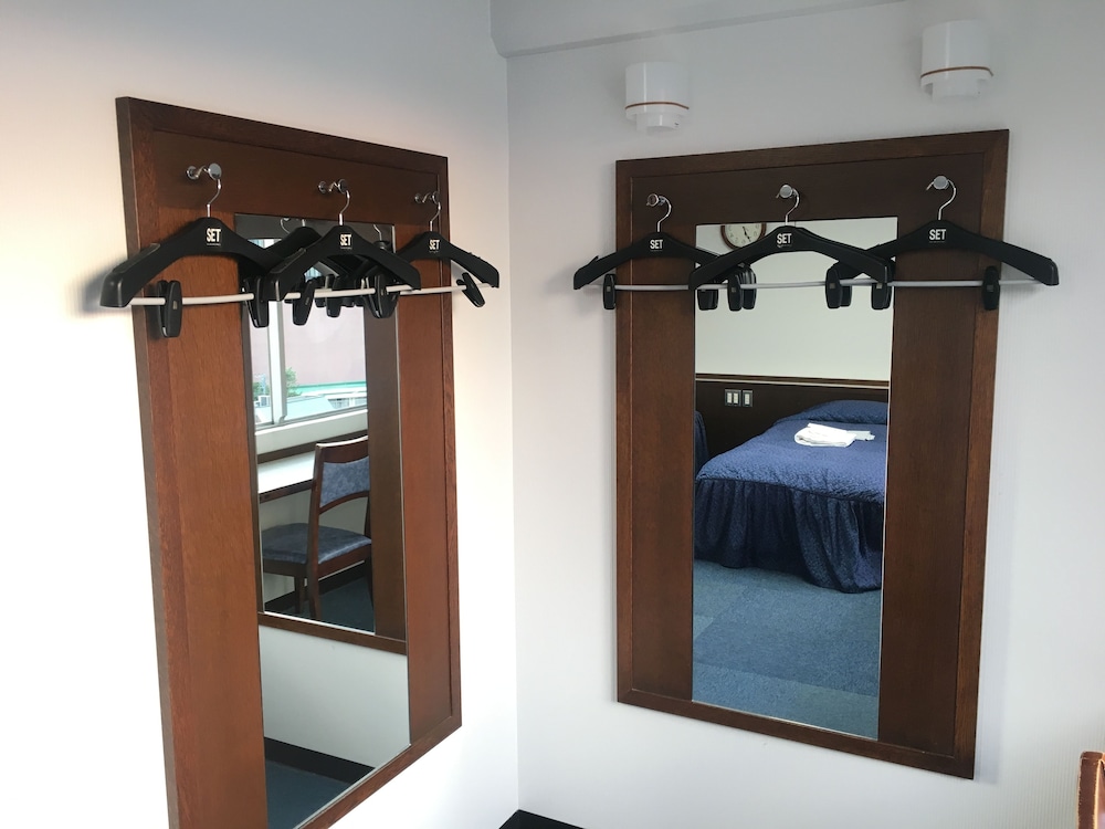 ベーシック ツインルーム シングルベッド 2 台 禁煙 客室3 | 東京ビジネスホテル