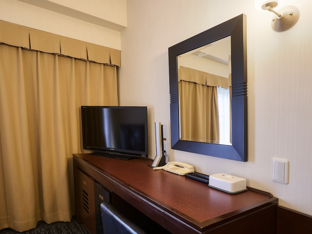 ベーシック ダブルルーム ダブルベッド 1 台 禁煙 客室3 | ホテルブライオン那覇