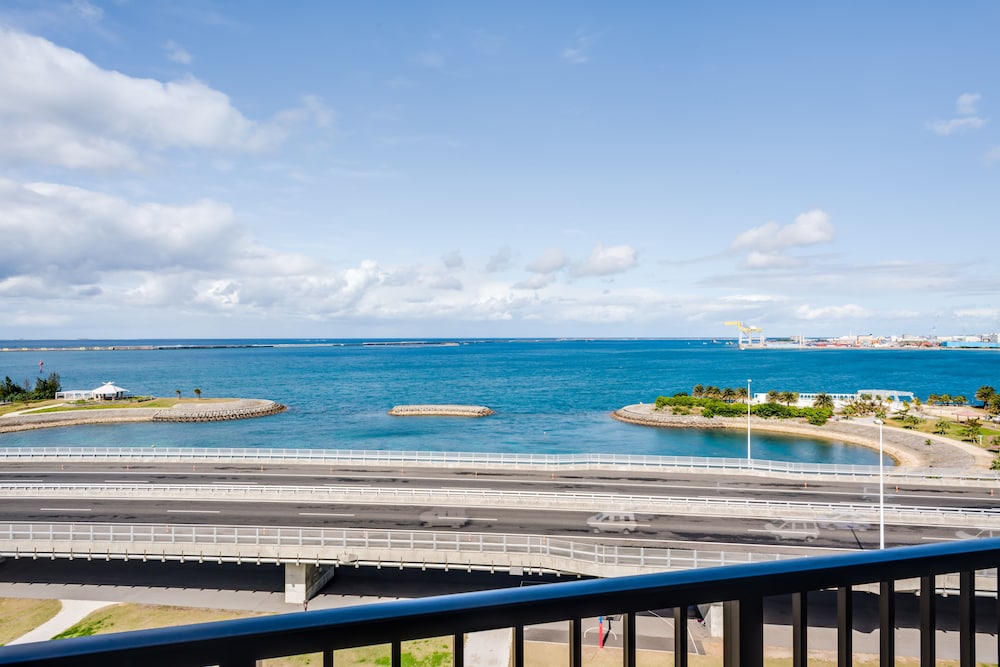 ダブルルーム 禁煙 シービュー ビーチ / オーシャン ビュー0 | 那覇ビーチサイドホテル