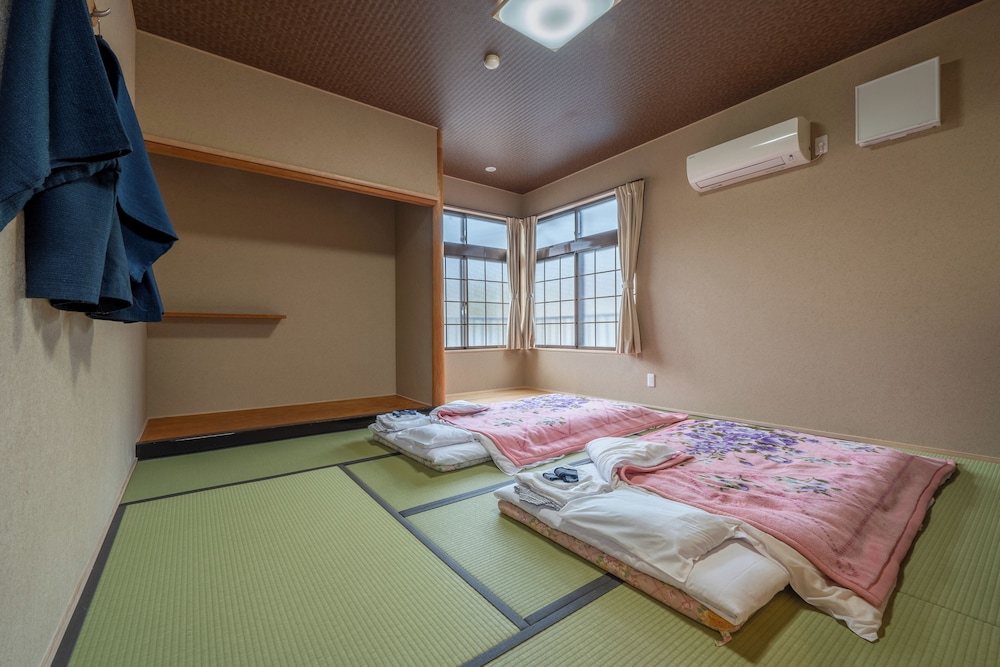 スタンダードルーム 共有バストイレ 禁煙 客室7 | 旅館やまざき