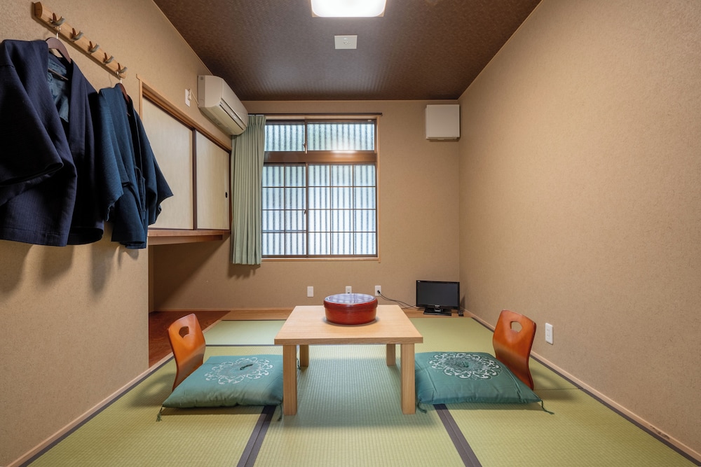 コンパクトルーム 共有バストイレ 禁煙 | 旅館やまざき