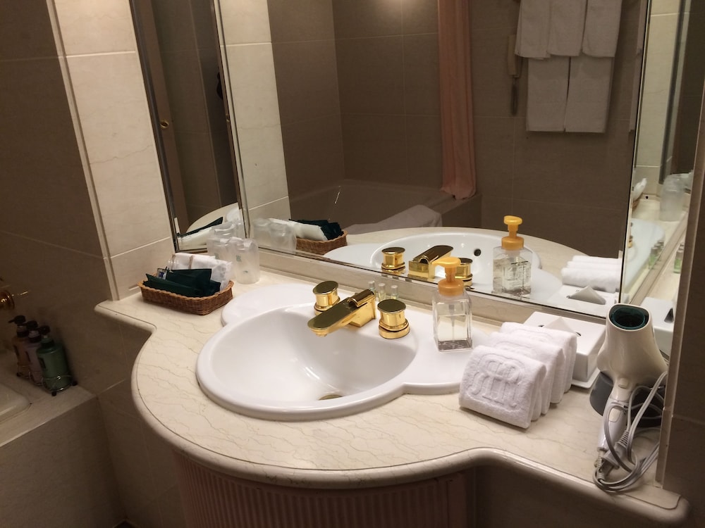 スイート 禁煙 客室1 | リーガロイヤルホテル新居浜