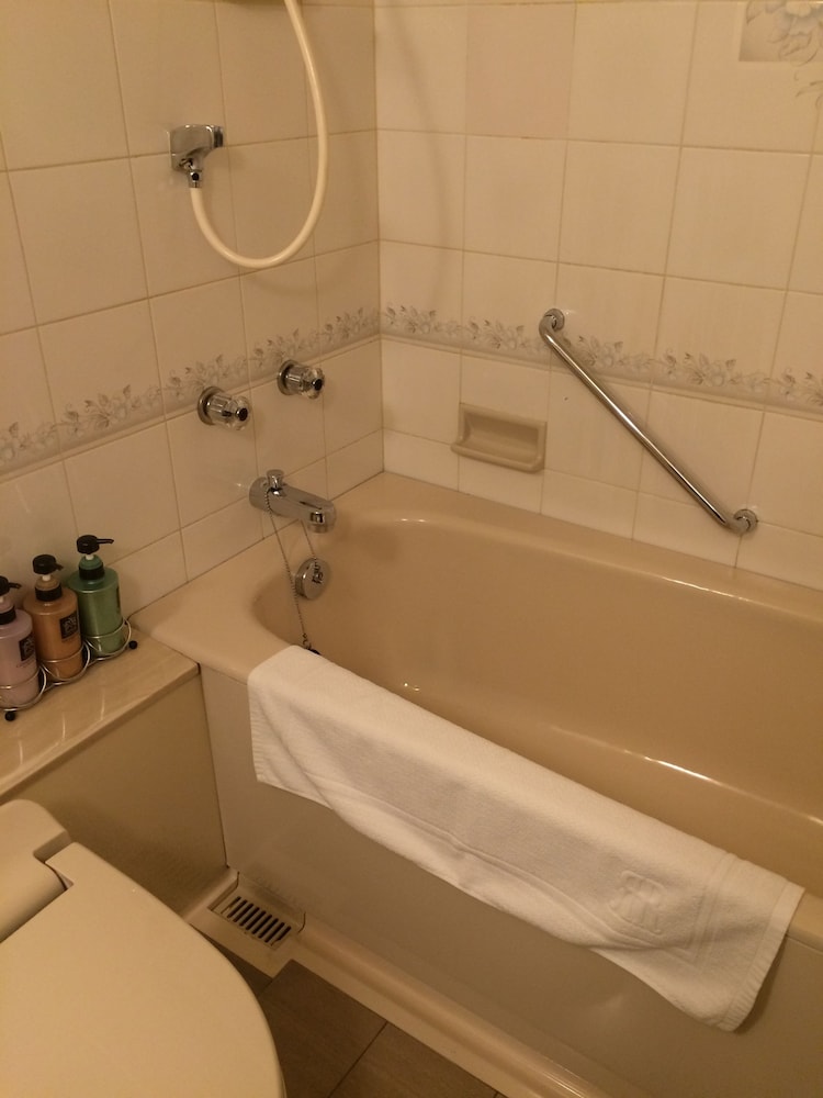 【特別階】ダブルルーム 禁煙 バスルーム1 | リーガロイヤルホテル新居浜