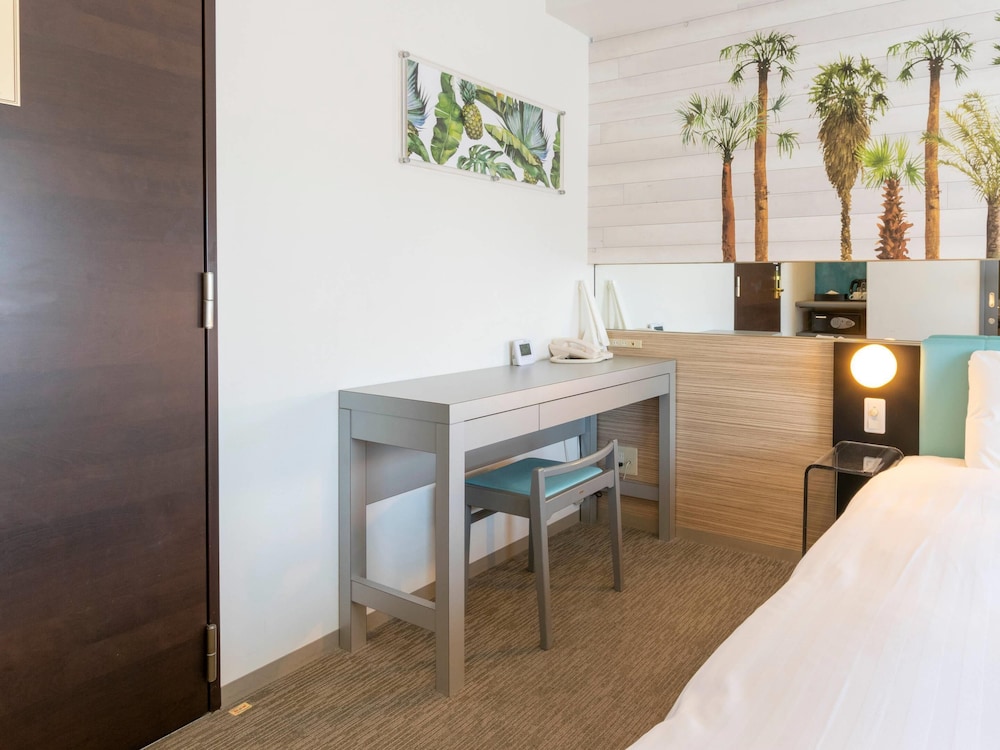 スタンダード ルーム クイーンベッド 1 台 禁煙 客室1 | コンフォートイン那覇泊港