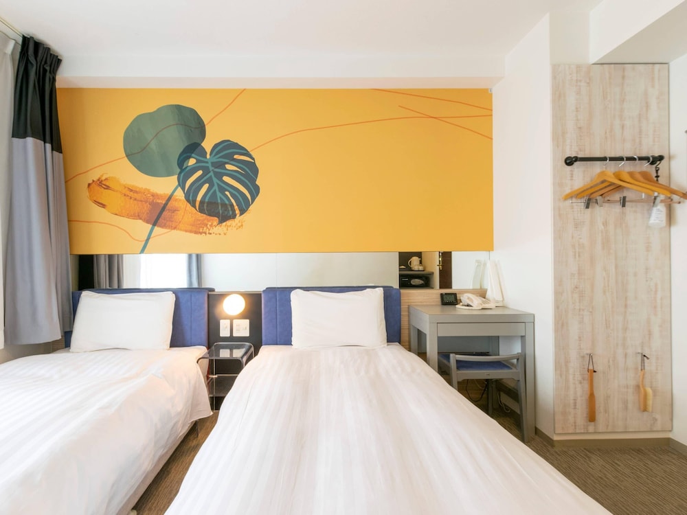 スタンダード ルーム シングルベッド 2 台 禁煙 客室5 | コンフォートイン那覇泊港