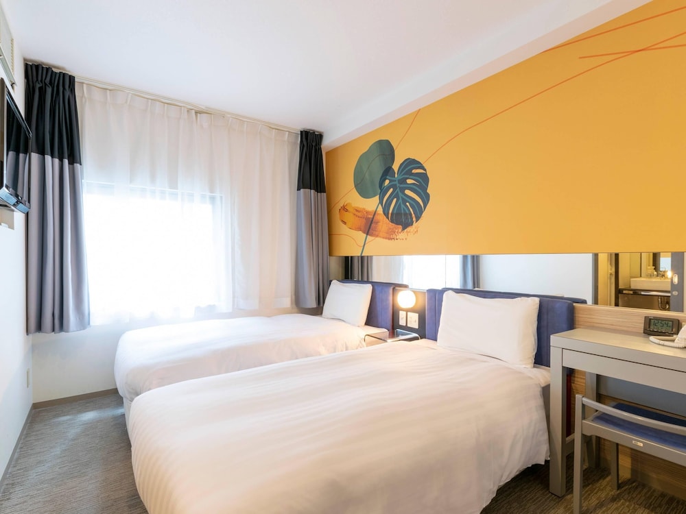 スタンダード ルーム シングルベッド 2 台 禁煙 客室3 | コンフォートイン那覇泊港