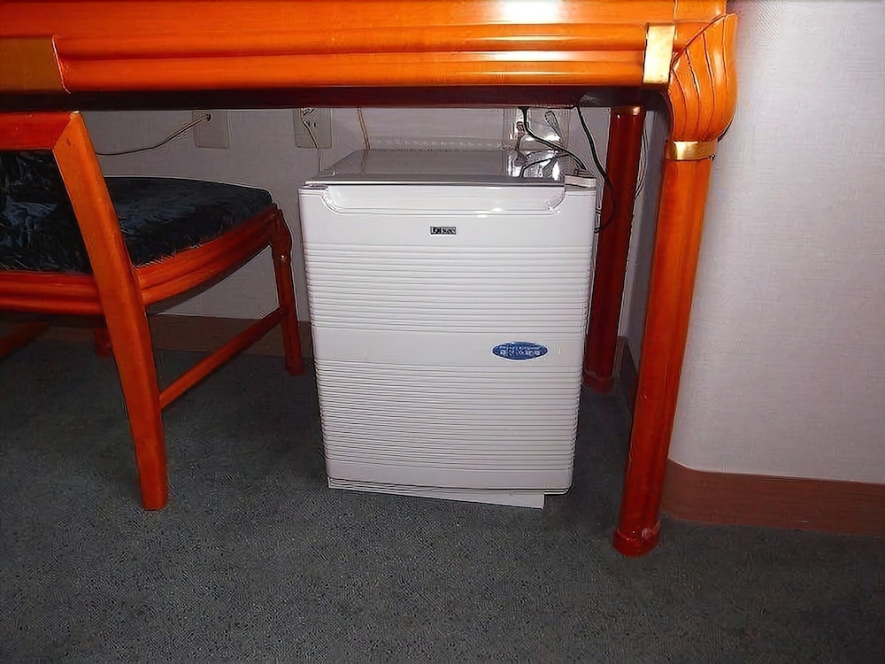 ツインルームシングルサイズベッド 2 台禁煙 小型冷蔵庫0 | ホテル機山館