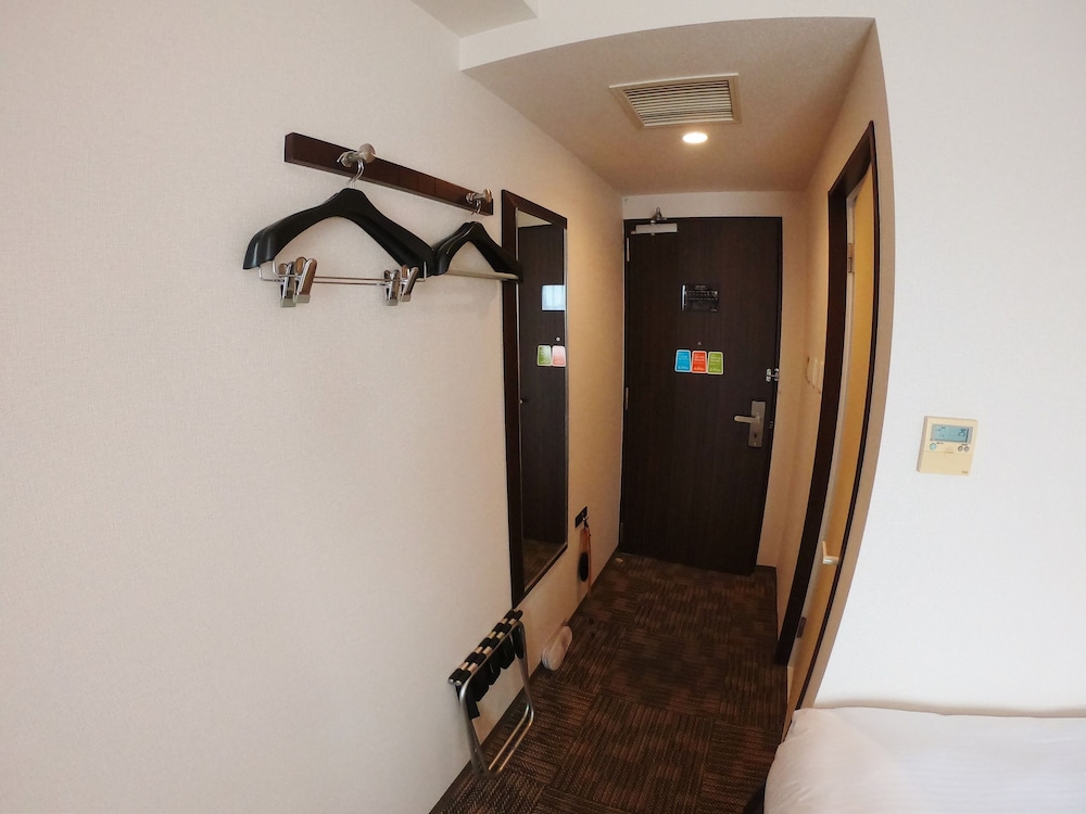 リラックスダブルルーム（禁煙） 客室2 | ソルヴィータホテル那覇