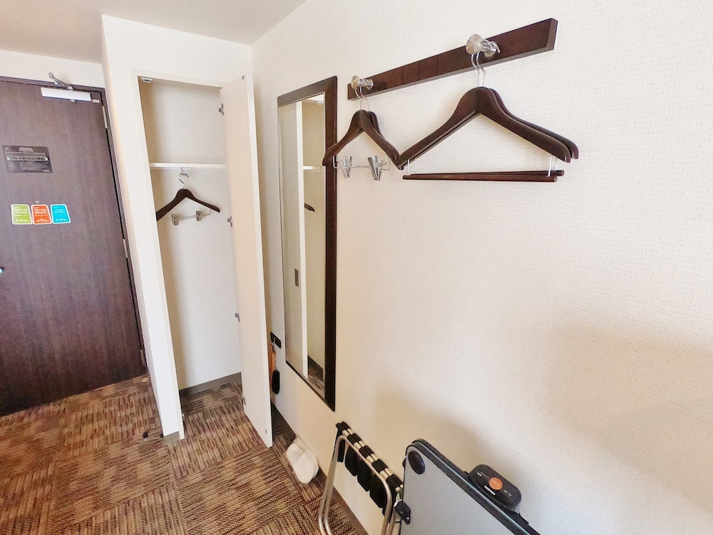 スタンダード ツインルーム 喫煙可 客室4 | ソルヴィータホテル那覇