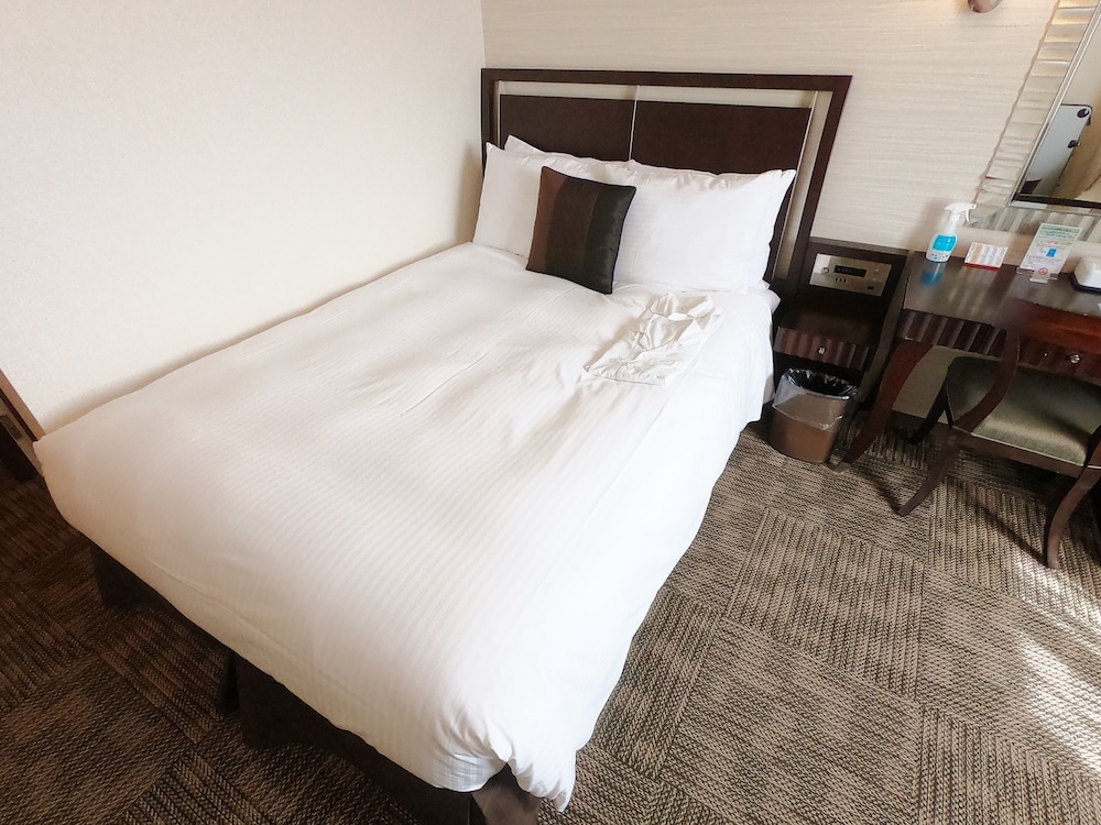 スタンダード ダブルルーム 禁煙 客室1 | ソルヴィータホテル那覇