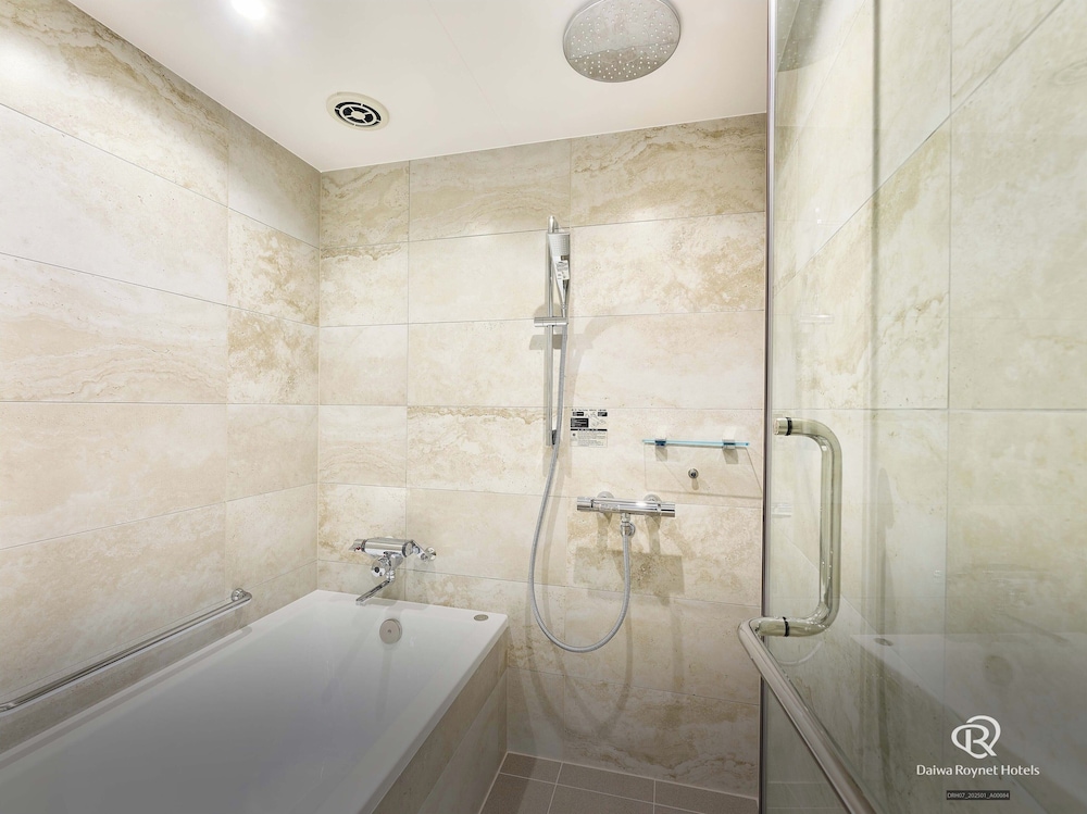 ファミリーフォース禁煙4名利用 バスルーム0 | ダイワロイネットホテル那覇国際通り