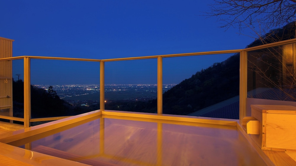 和室 スタンダード 内風呂付 (10畳） バスルーム0 | 滝元館 遊季の里