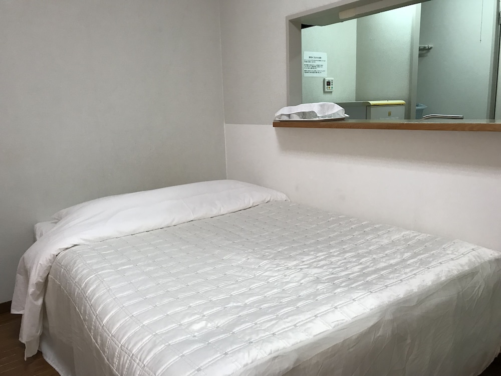 ツインルーム ダブルベッド 客室1 | ウィークリー ハーバービュー マンション - メイン ビルディング